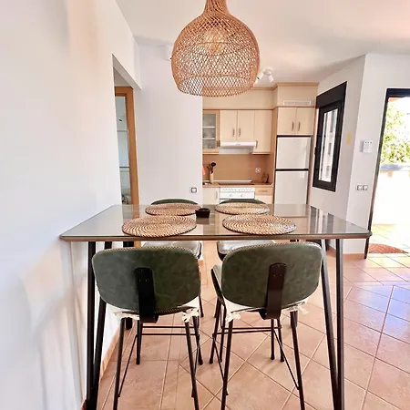 Dom wakacyjny Pueblo Con Piscina Majanicho