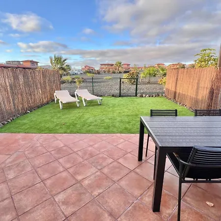 度假居 Pueblo Con Piscina Majanicho