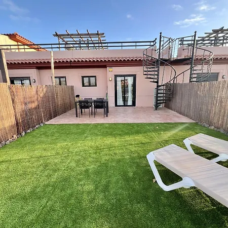 Pueblo Con Piscina * Majanicho