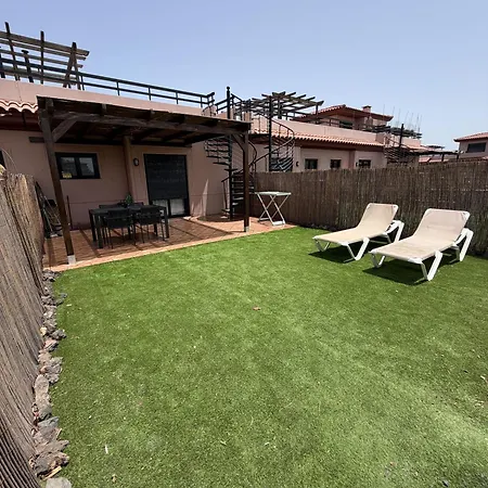 Pueblo Con Piscina * Majanicho