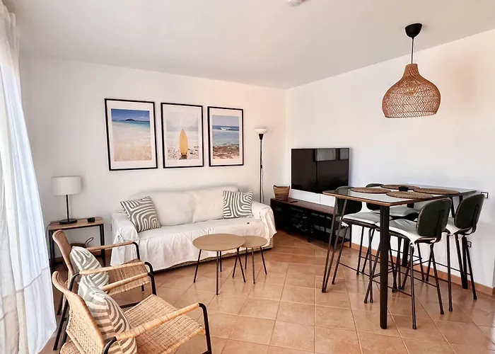 Pueblo Con Piscina Ferienhaus Majanicho