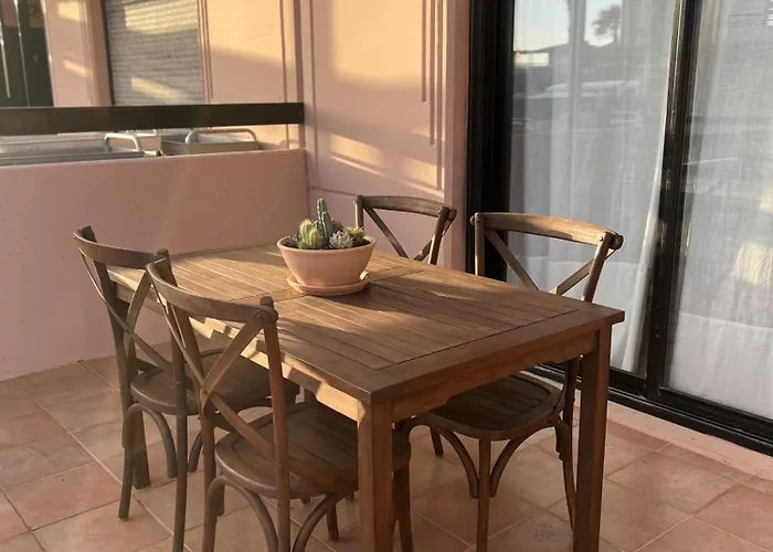 Pueblo Con Piscina Ferienhaus *