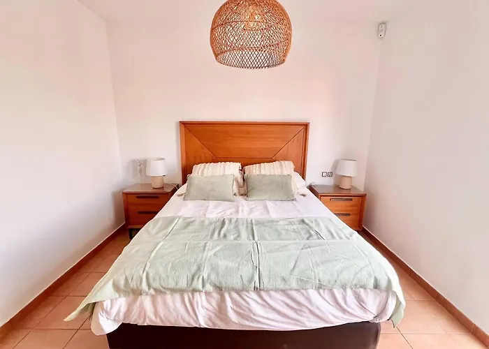 Pueblo Con Piscina Ferienhaus *