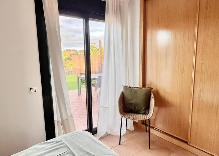 Pueblo Con Piscina Ferienhaus Majanicho