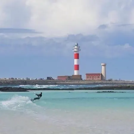 Pueblo Con Piscina بيت للعطل