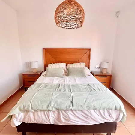 Pueblo Con Piscina بيت للعطل *